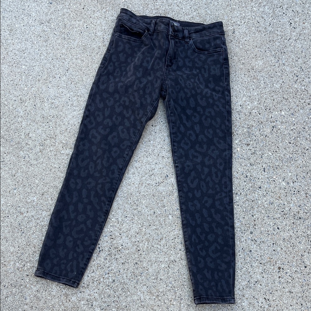 Chic Black Leopard Print Skinny Jeans